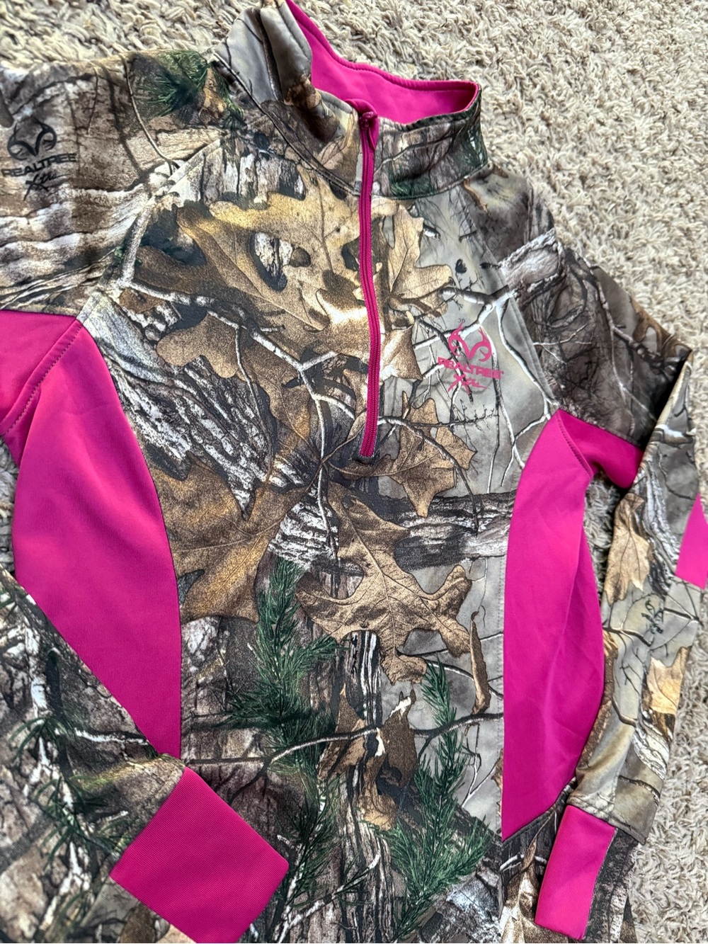 Realtree Camo hunting Pullover with Hot Pink side Panels (small) ladies